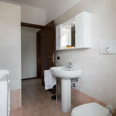 Ortaglia A1 Apartment Torri Del Benaco
